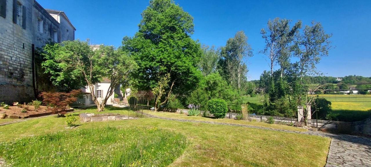 Chateau Des Senechaux, Bourdeilles Εξωτερικό φωτογραφία